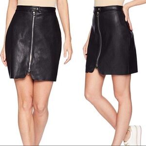NWT Bishop + Young Vegan Leather Exposed Zip Skirt Black Mini Medium